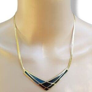 AVON 1986 COLOR SPLASH COLLECTION BLUE/BLACK ENAMEL & GOLDTONE CHEVRON NECKLACE